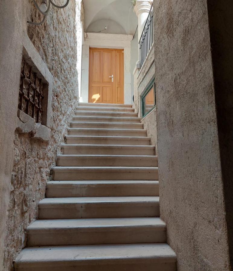 Central Palace Apartment Sibenik Ngoại thất bức ảnh